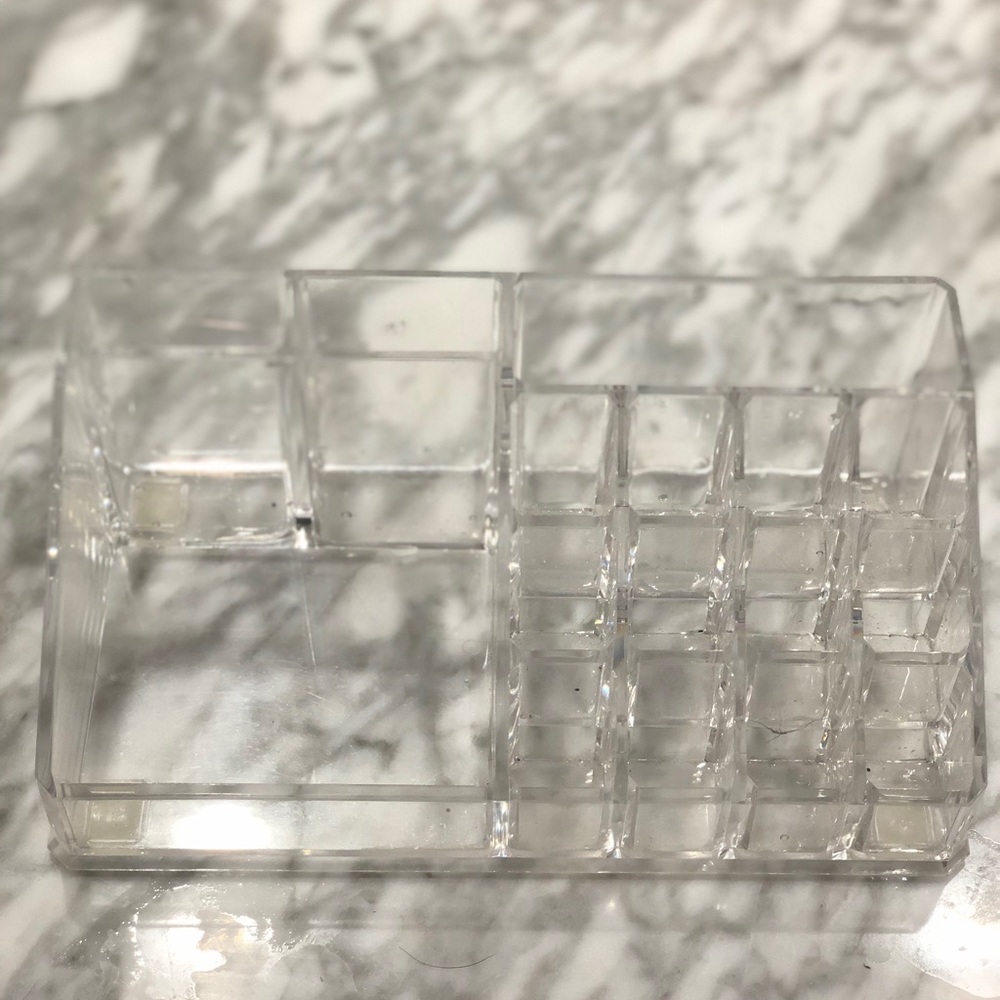 Clear makeup storage container